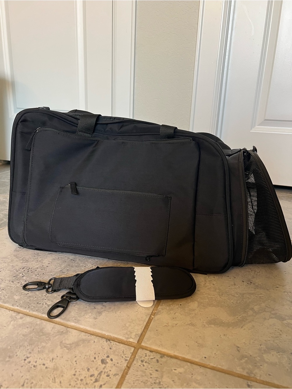BÉIS Regulation Pet Travel Carrier – Black NWOT - Picture 5 of 9
